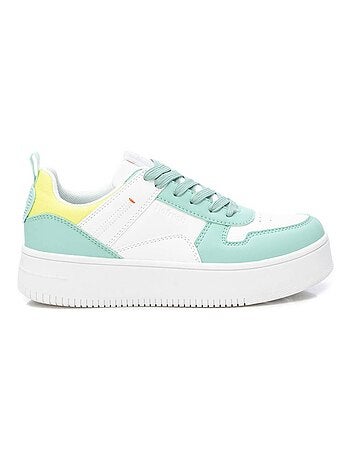 Baskets sport femme à lacets