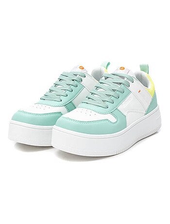Baskets sport femme à lacets