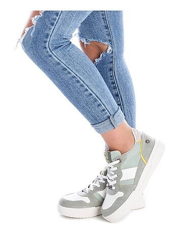 Baskets sport femme à lacets