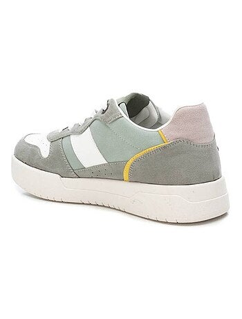 Baskets sport femme à lacets