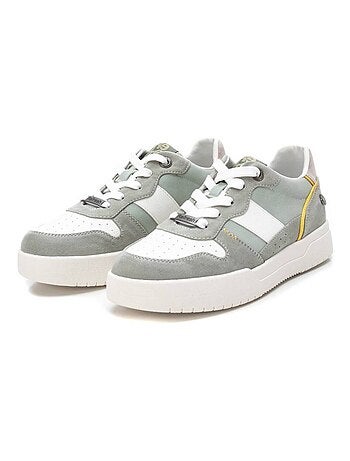 Baskets sport femme à lacets