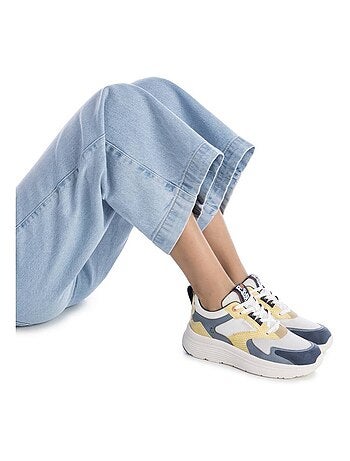 Baskets sport femme à lacets
