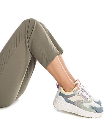 Baskets sport femme à lacets