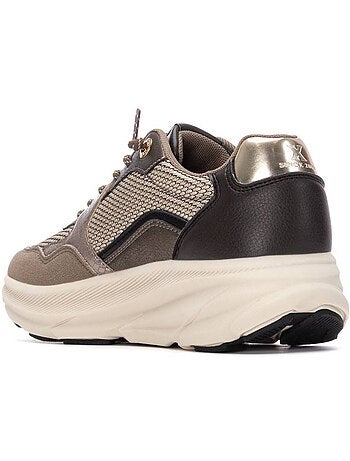 Baskets sport femme à lacets