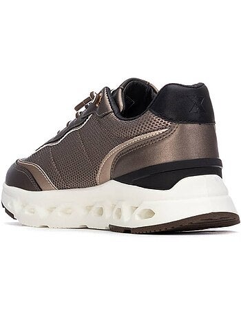 Baskets sport femme à lacets