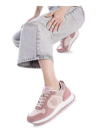 Baskets sport femme à lacets
