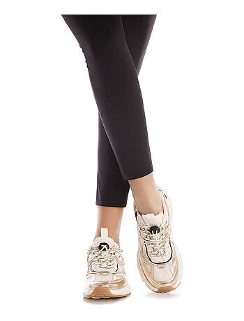 Baskets sport femme à lacets