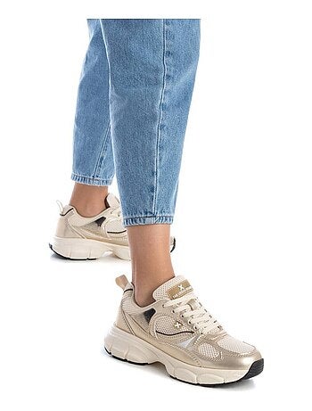 Baskets sport femme à lacets