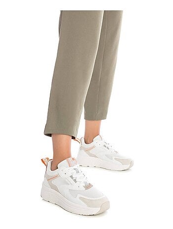 Baskets sport femme à lacets