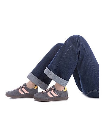 Baskets sport femme à lacets