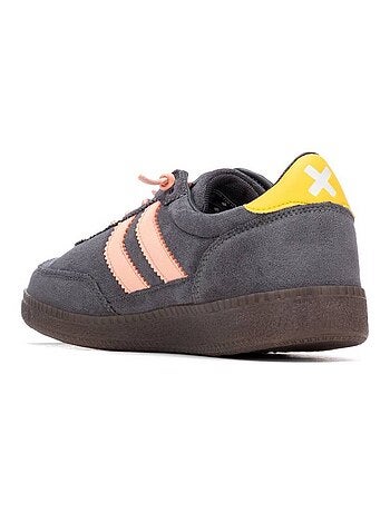 Baskets sport femme à lacets