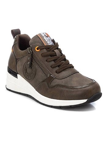 Baskets sport femme à lacets