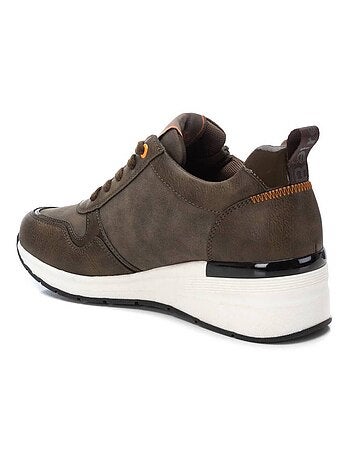 Baskets sport femme à lacets
