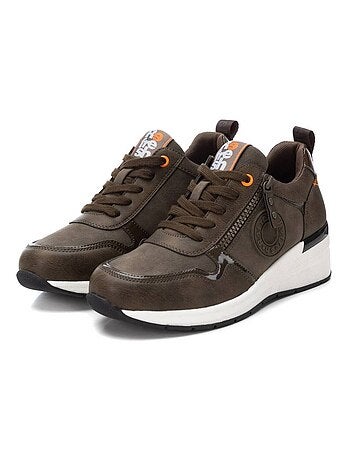 Baskets sport femme à lacets