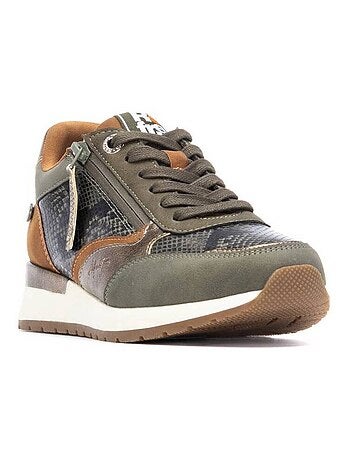 Baskets sport femme à lacets