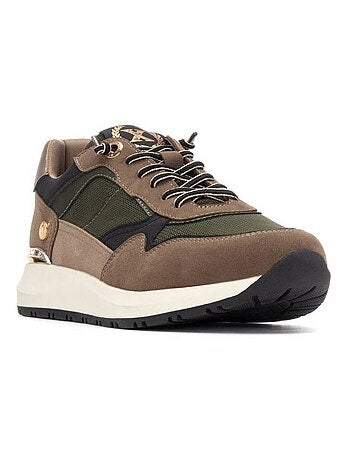 Baskets sport femme à lacets