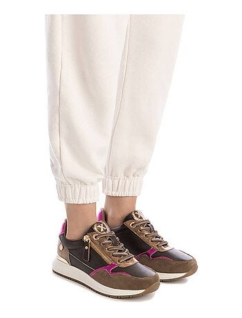 Baskets sport femme à lacets