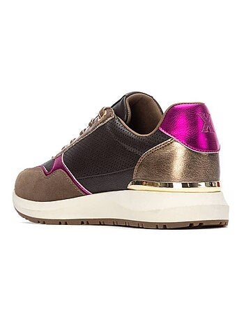 Baskets sport femme à lacets