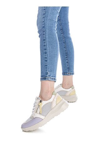 Baskets sport femme à lacets