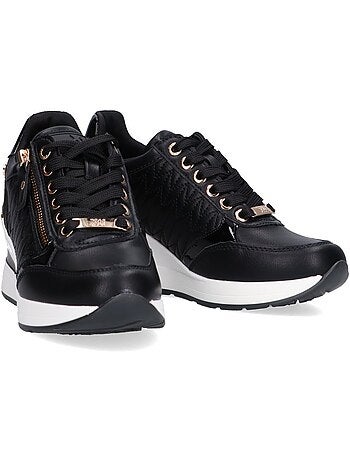 Baskets sport femme à lacets