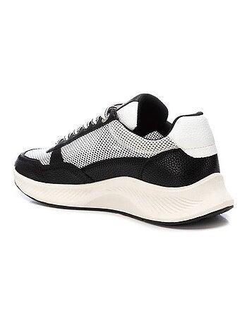 Baskets sport femme à lacets