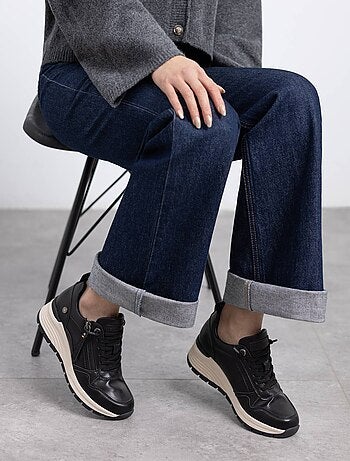 Baskets sport femme à lacets