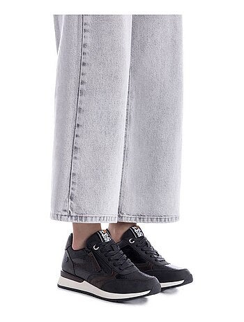 Baskets sport femme à lacets