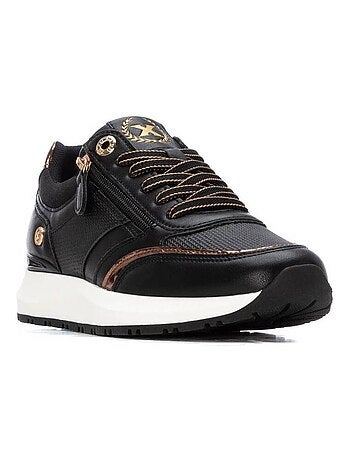 Baskets sport femme à lacets