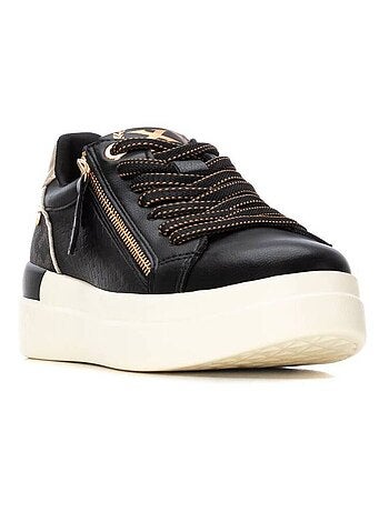 Baskets sport femme à lacets