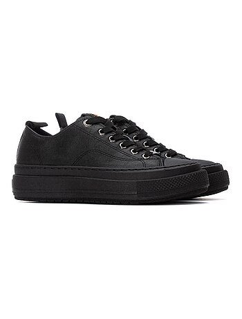 Baskets sport femme à lacets