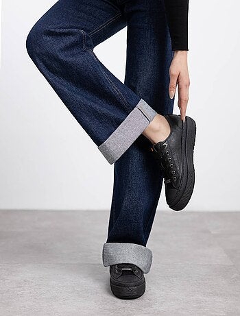 Baskets sport femme à lacets