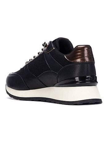 Baskets sport femme à lacets