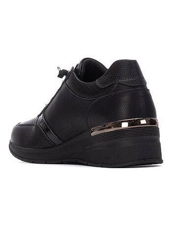 Baskets sport femme à lacets