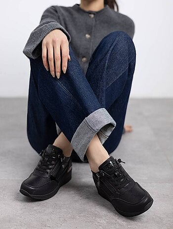 Baskets sport femme à lacets