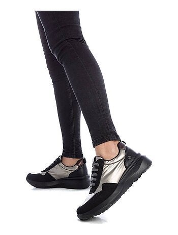 Baskets sport femme à lacets