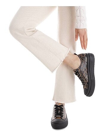 Baskets sport femme à lacets