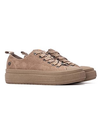 Baskets sport femme à lacets
