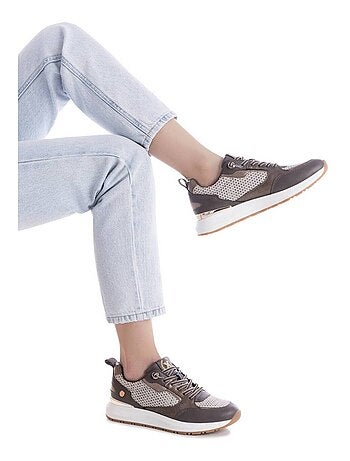 Baskets sport femme à lacets