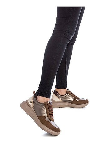 Baskets sport femme à lacets