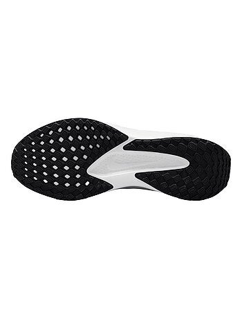 Baskets style logo quest - nike