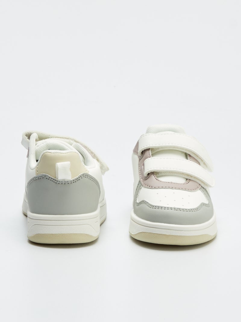 Baskets tricolores à patte scratchée Rose/gris - Kiabi