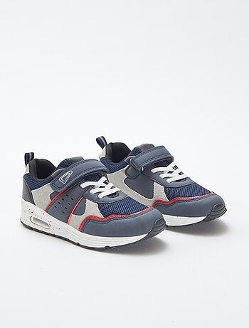 Baskets tricolores à scratch et lacets