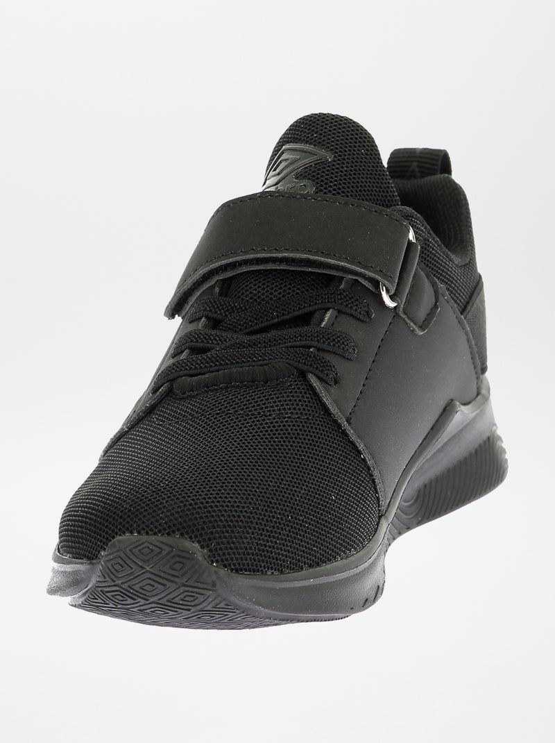 Baskets unis 'Umbro' noir - Kiabi