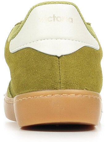 Baskets en Cuir et Suede Victoria.