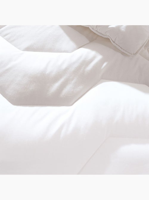 Becquet - Couette légère AERELLE en polyester - Kiabi Becquet - Couette légère AERELLE en polyester - Kiabi