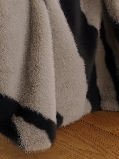 Becquet - Plaid ZÉBRU en polyester - Kiabi Becquet - Plaid ZÉBRU en polyester - Kiabi