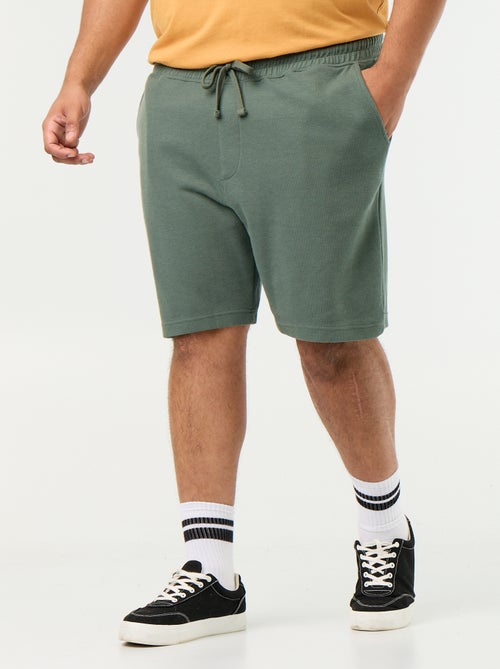 Bermuda chino à la taille élastiquée - Kiabi Bermuda chino à la taille élastiquée - Kiabi