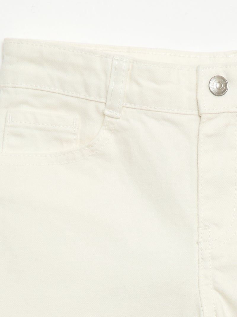 Bermuda denim slim fit stretch en coton Ecru - Kiabi