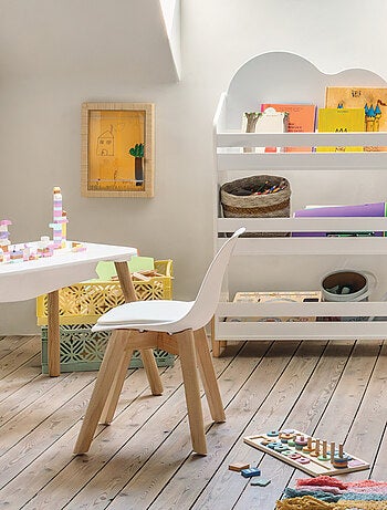 Bibliothèque enfant à étagères ouvertes forme organique