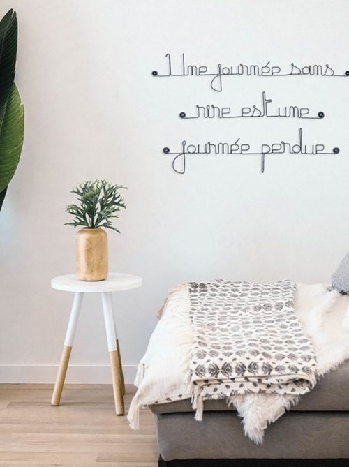 Bijoux de mur - Citation en fil de fer - Une journée sans rire est une journée perdue - Kiabi